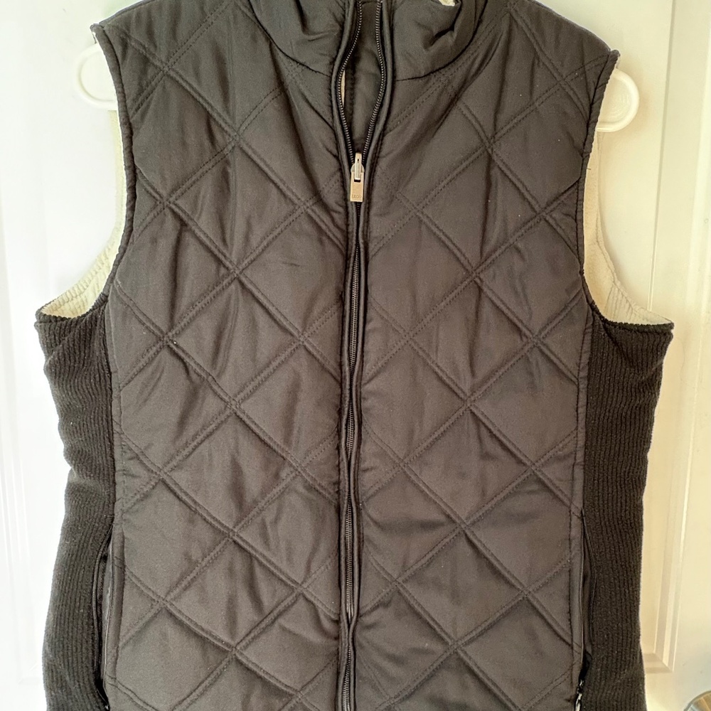 Izod Reversible Vest Women Size M Black White Excellent Condition Outerwear